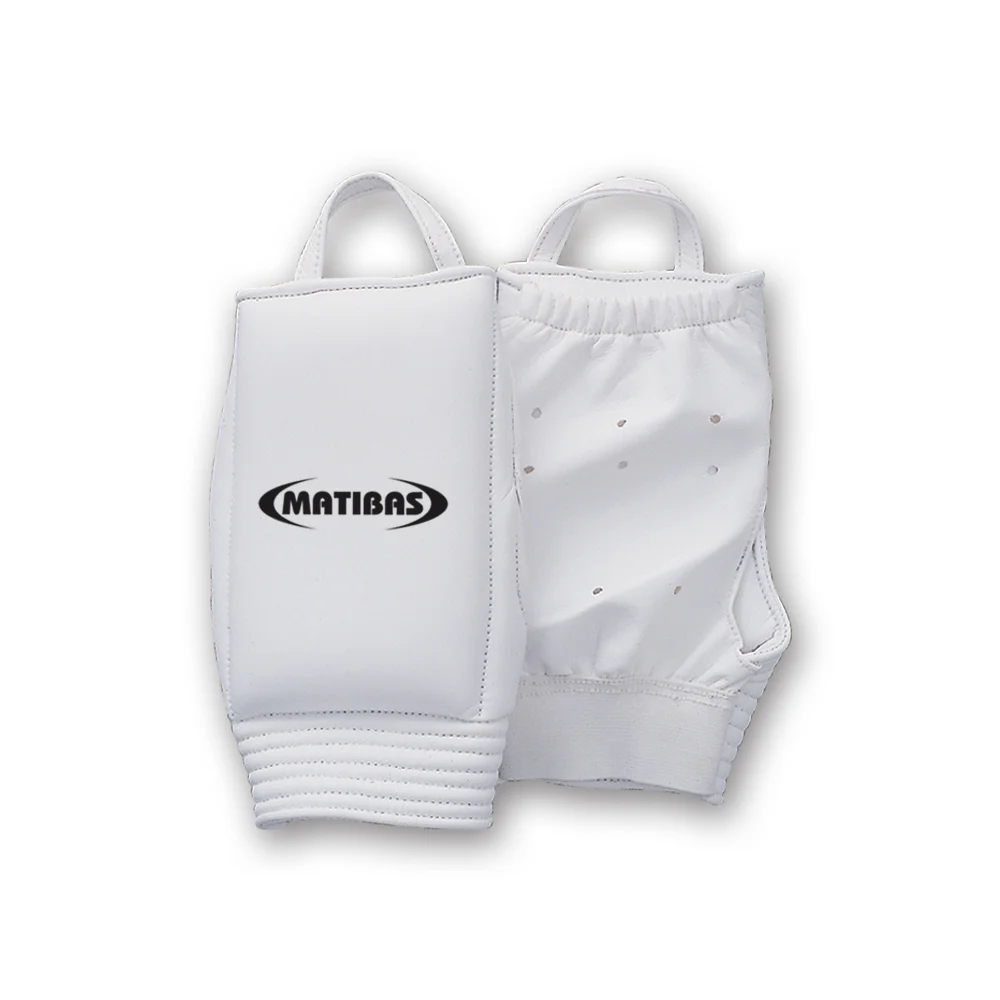 PU karate mitts with latex padding for consistent everyday strike training